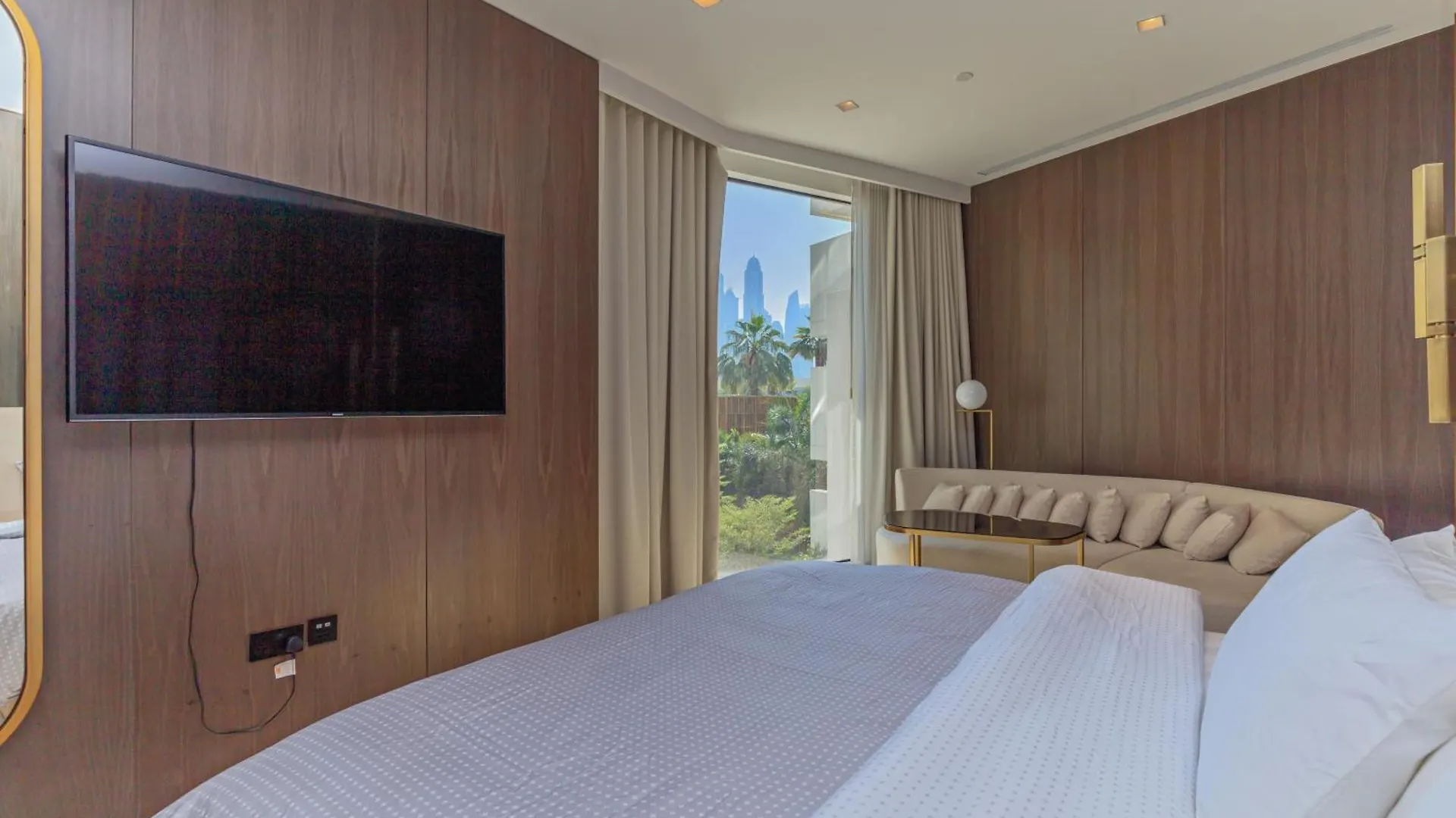 Luxury 3Bdr Apartment, Pool & Beach Access Dubai Apartment