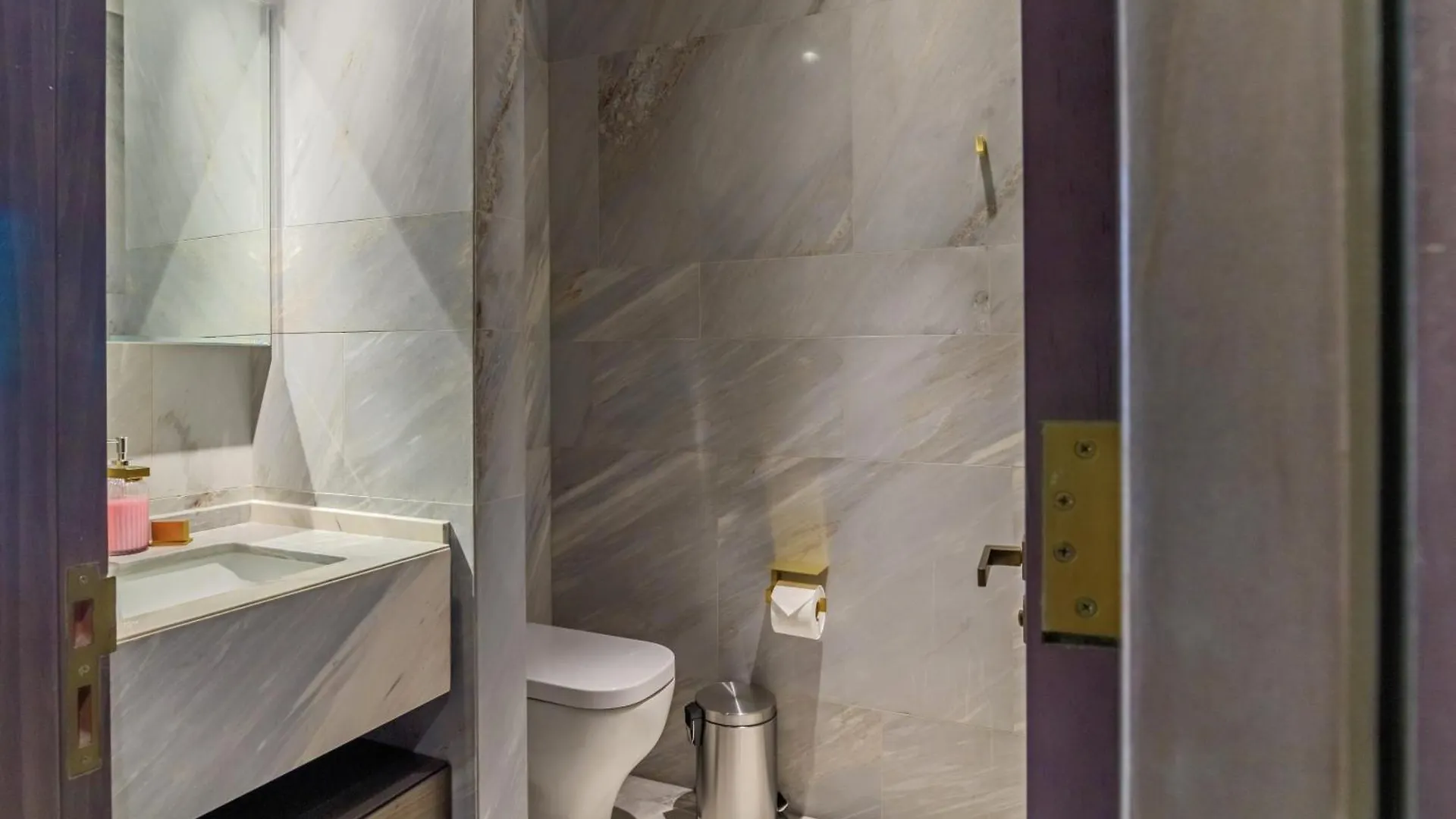 Luxury 3Bdr Apartment, Pool & Beach Access Dubai Apartment