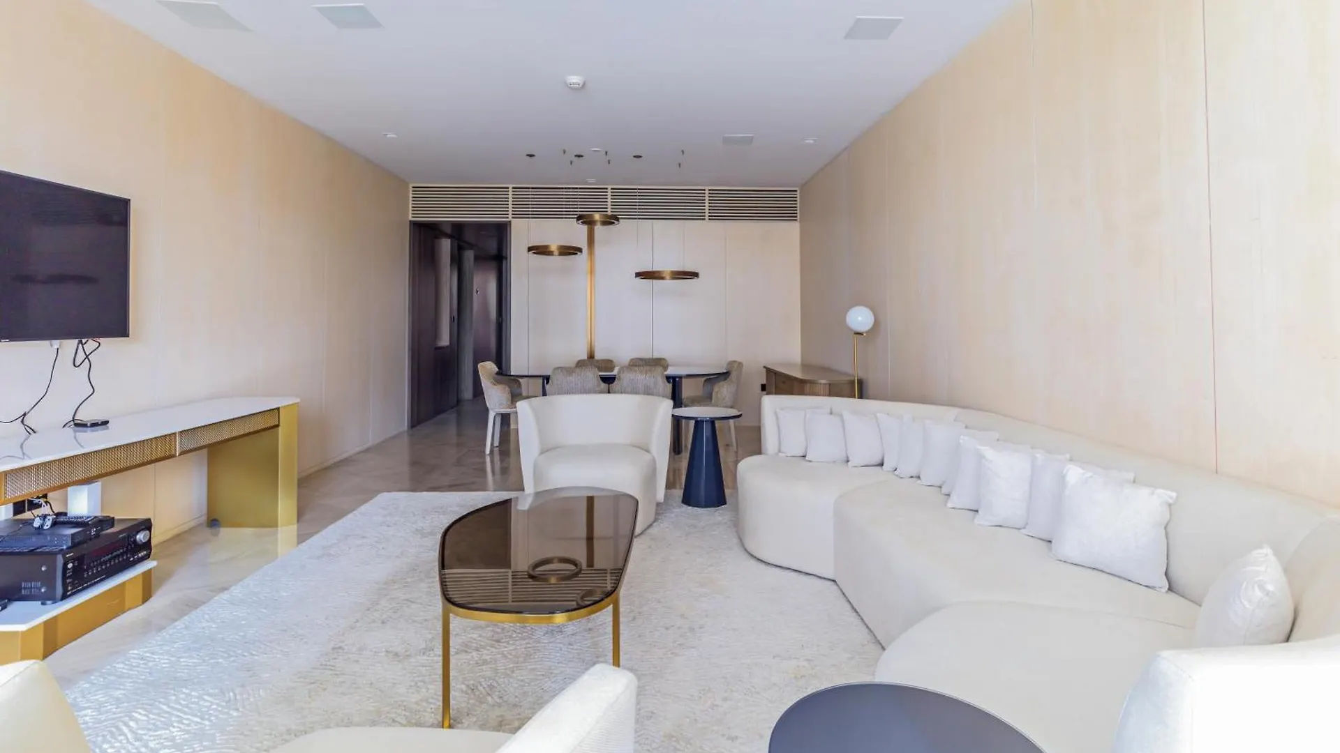 Apartment Luxury 3Bdr Apartment, Pool & Beach Access Dubai