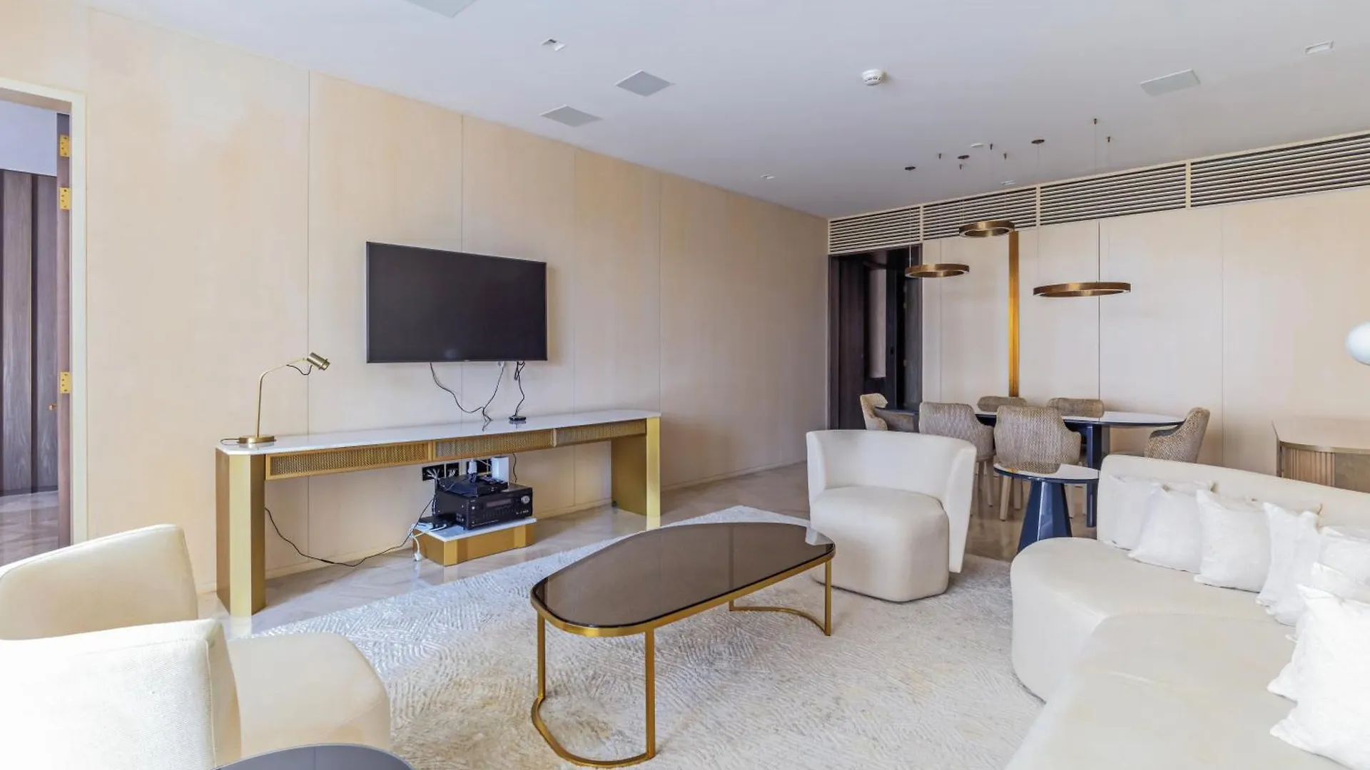 Luxury 3Bdr Apartment, Pool & Beach Access Dubai United Arab Emirates