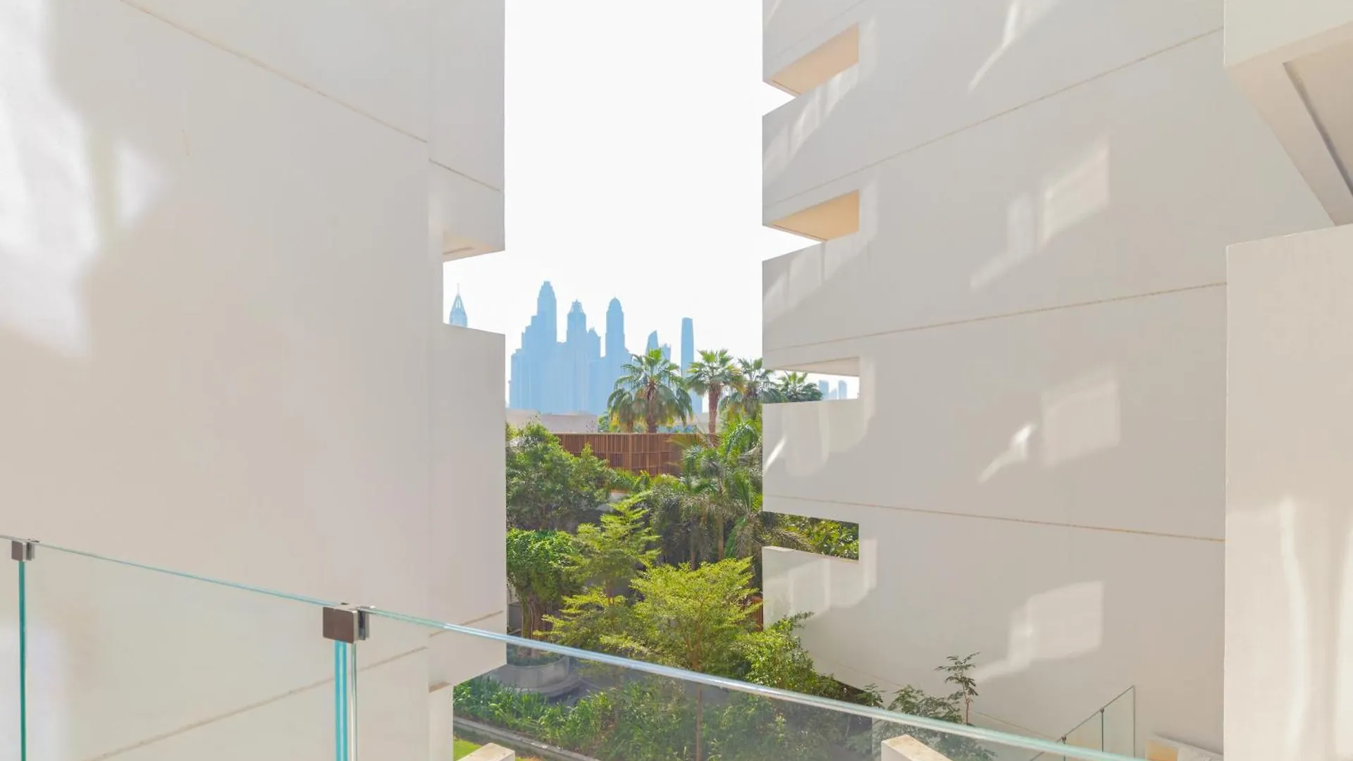 Apartment Luxury 3Bdr Apartment, Pool & Beach Access Dubai