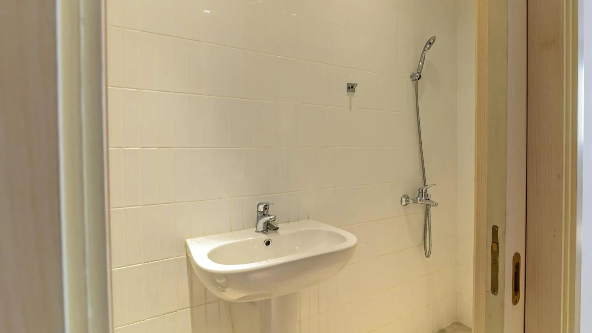 Luxury 3Bdr Apartment, Pool & Beach Access Dubai 0*,  United Arab Emirates