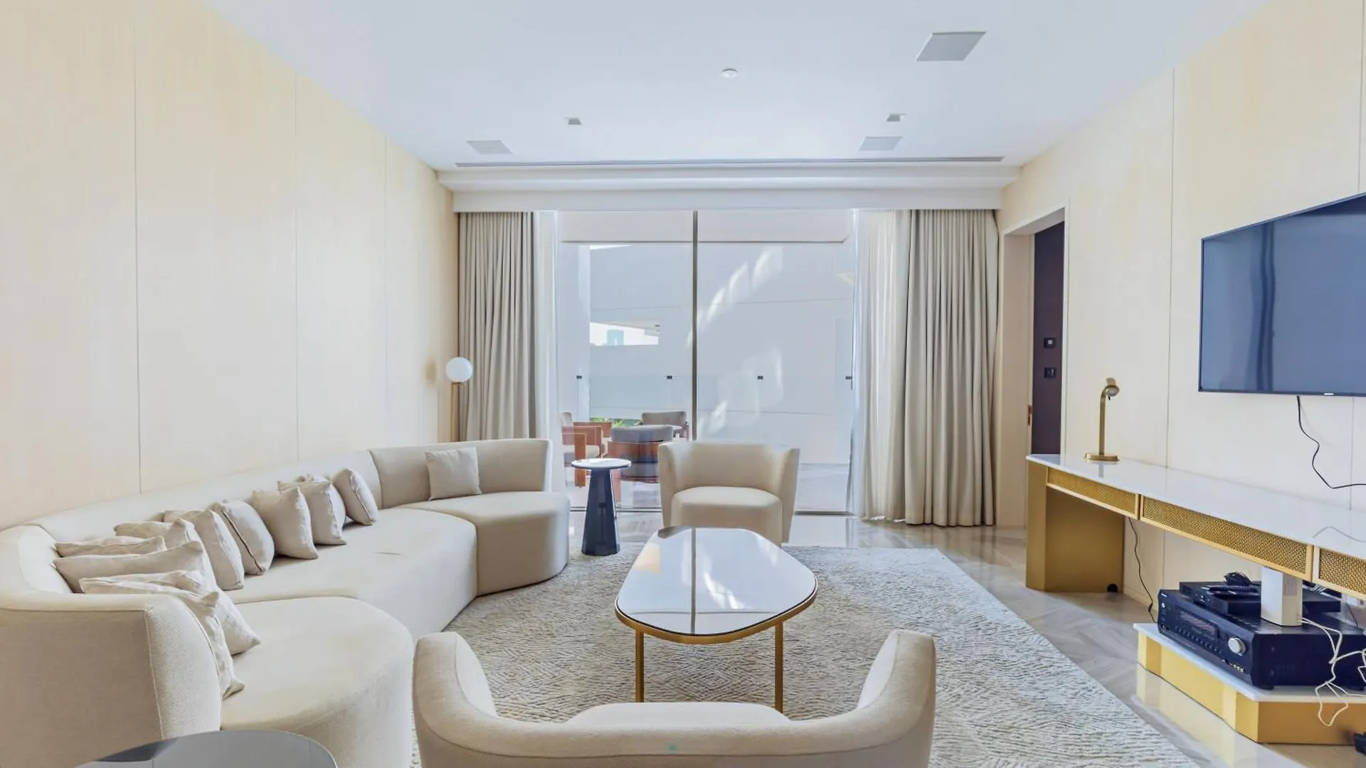 Apartment Luxury 3Bdr Apartment, Pool & Beach Access Dubai United Arab Emirates