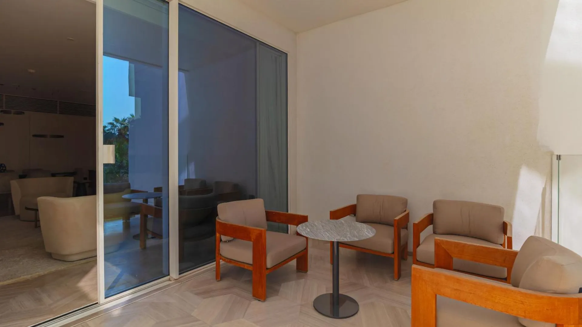 Luxury 3Bdr Apartment, Pool & Beach Access Dubai Apartment