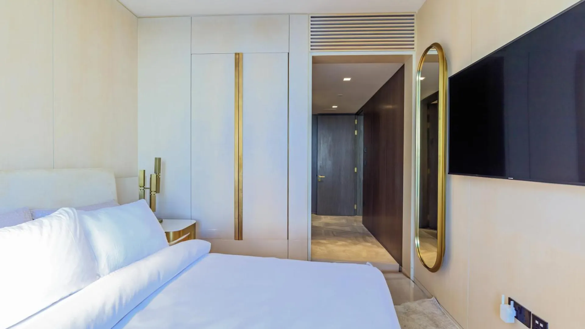 Luxury 3Bdr Apartment, Pool & Beach Access Dubai Apartment