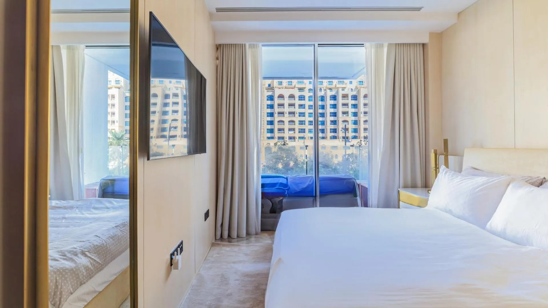Luxury 3Bdr Apartment, Pool & Beach Access Dubai