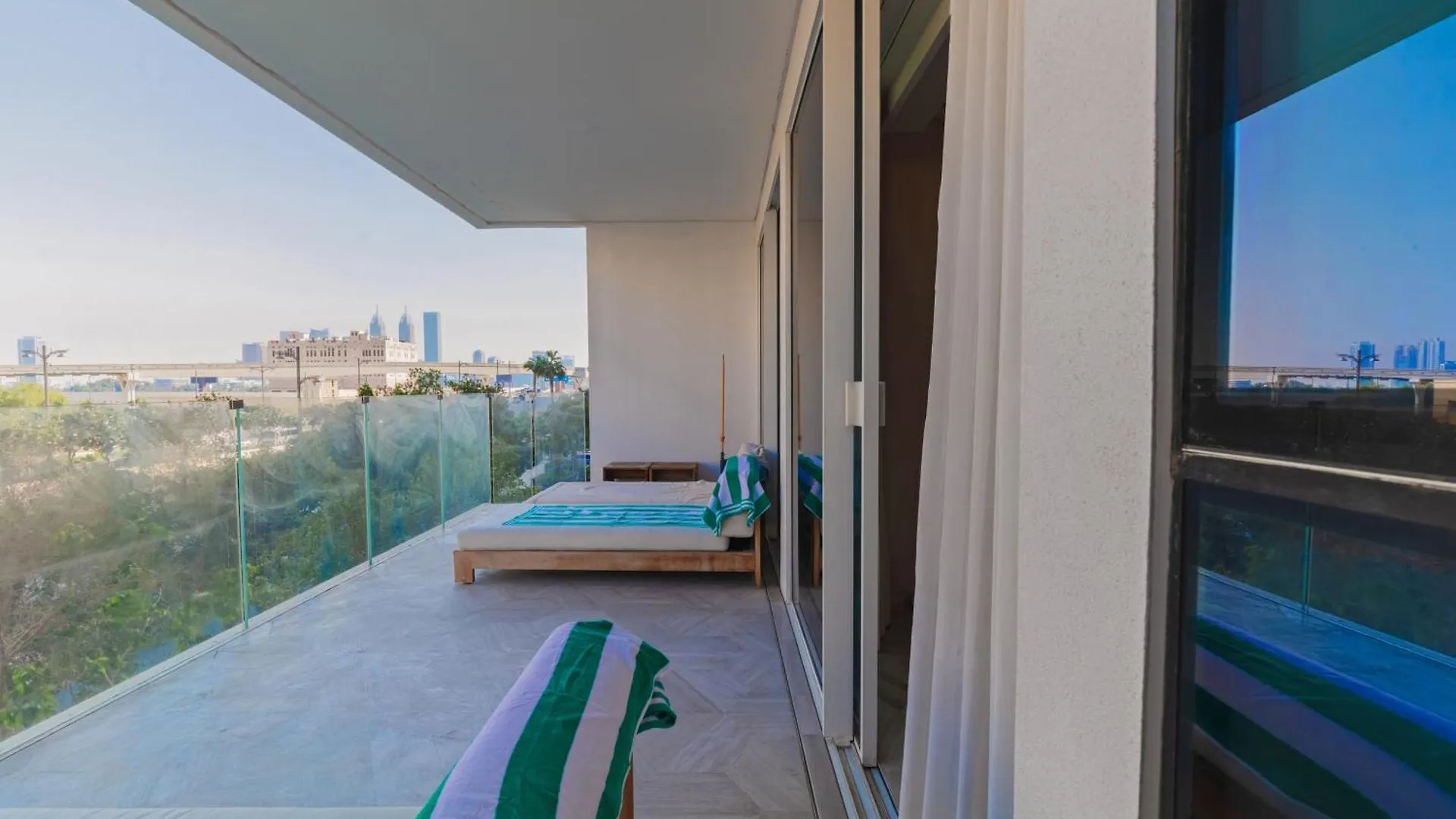 Luxury 3Bdr Apartment, Pool & Beach Access Dubai Apartment